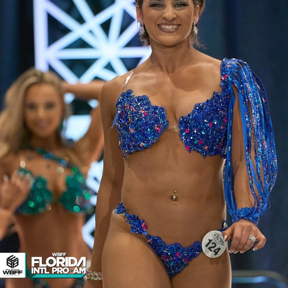 WBFF Ravish Sands Bikini - Picture 3 of 8